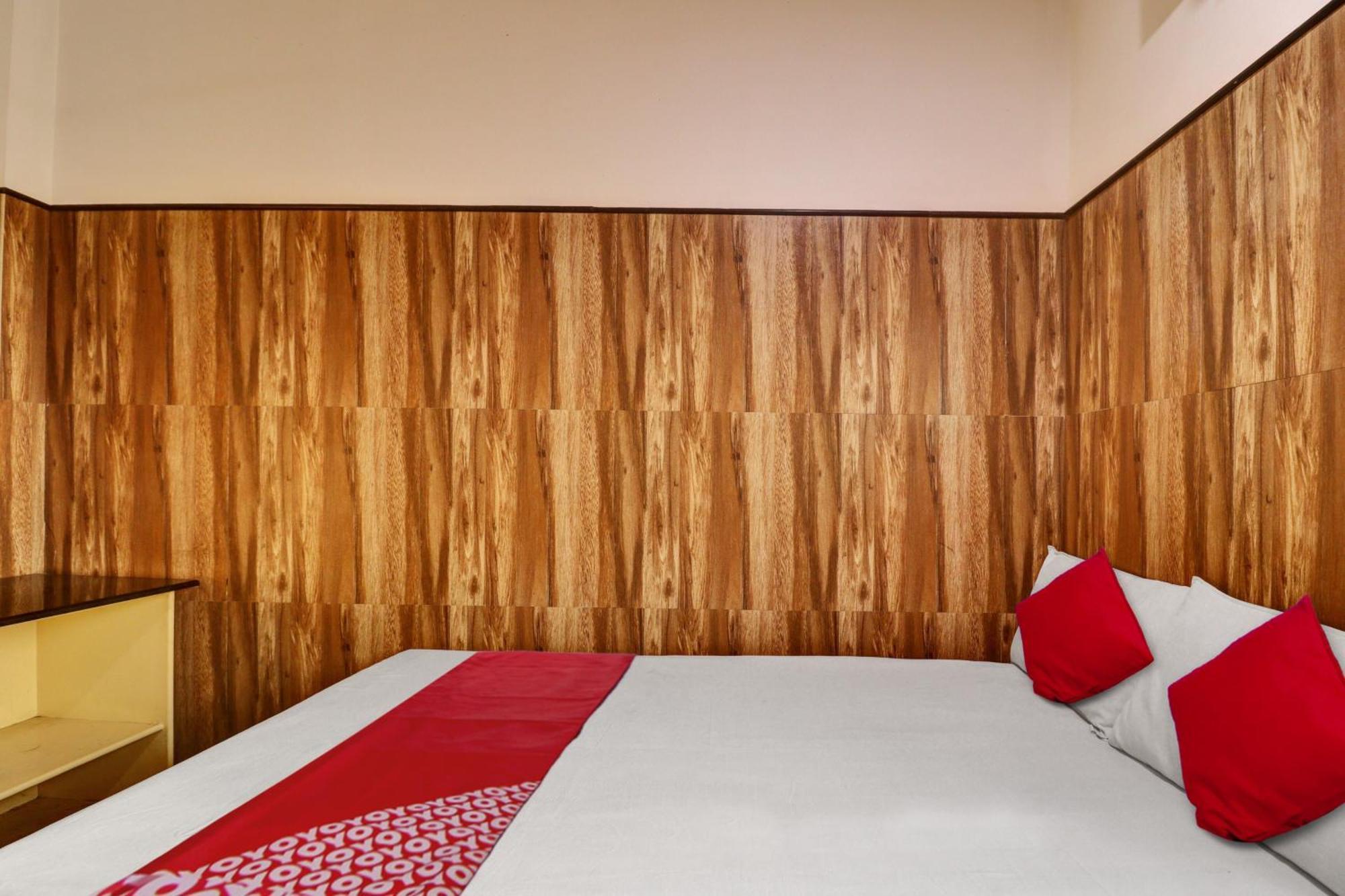 Oyo Flagship Amman Lodge Chennimalai Kültér fotó